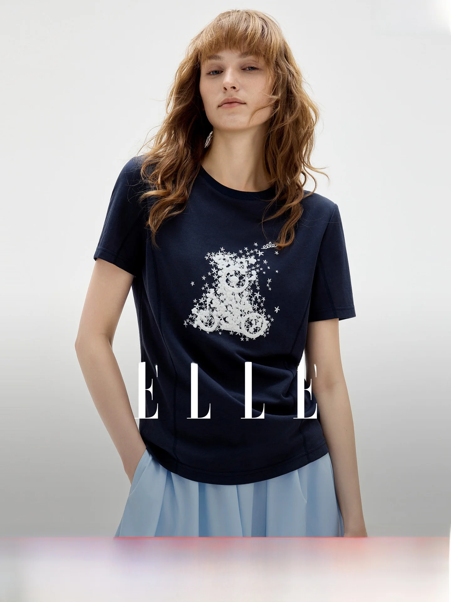 Elle Cartoon Embroidered round Neck Short Sleeve Women's T-shirt Summer New Style Premium Feelings Regular Fit Cotton Blend
Elle Cartoon Embroidered round Neck Short Sleeve Women's T-shirt Summer New Style Premium Feelings Regular Fit Cotton Blend