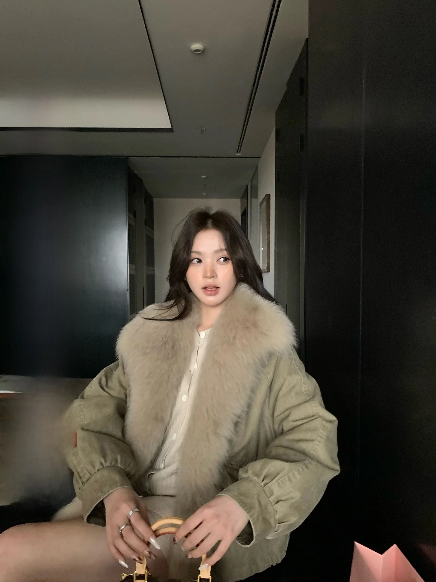 Парка ZM ZhouMi с меховой отделкой, женская зимняя теплая повседневная модная утолщенная куртка на молнии без капюшона
Парка ZM ZhouMi с меховой отделкой, женская зимняя теплая повседневная модная утолщенная куртка на молнии без капюшона