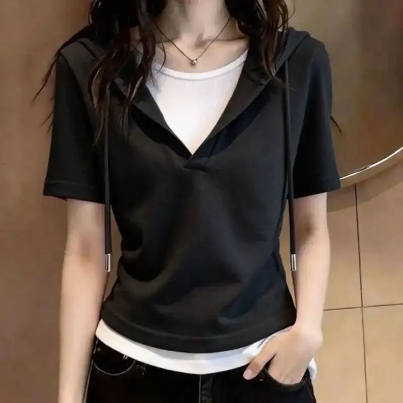 Women's Fashion Hooded Fake Two Piece Color Block Blouse 2026 Summer New Slim Age Reducing Korean Top
Women's Fashion Hooded Fake Two Piece Color Block Blouse 2026 Summer New Slim Age Reducing Korean Top