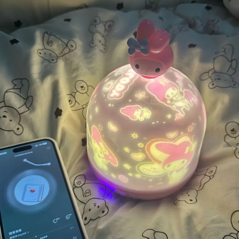 Аниме-проектор Sanrio My Melody с вращающимся узором, ночник для спальни, Bluetooth-колонка, милый подарок для девочек
Аниме-проектор Sanrio My Melody с вращающимся узором, ночник для спальни, Bluetooth-колонка, милый подарок для девочек