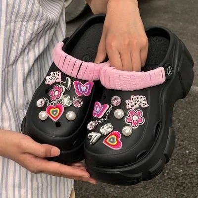 Dopamine Butterfly Series Shoe Charms Beautiful Accessories Ins Popular Adornment for Clogs Sandals Lovely Footwear Decoration
Dopamine Butterfly Series Shoe Charms Beautiful Accessories Ins Popular Adornment for Clogs Sandals Lovely Footwear Decoration