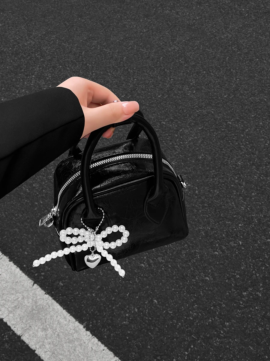 Faionable Knot Crossbody Bag Women's Handbag Bowling Bag Autumn Winter New Sle Versatile Ladies Handbag
Faionable Knot Crossbody Bag Women's Handbag Bowling Bag Autumn Winter New Sle Versatile Ladies Handbag