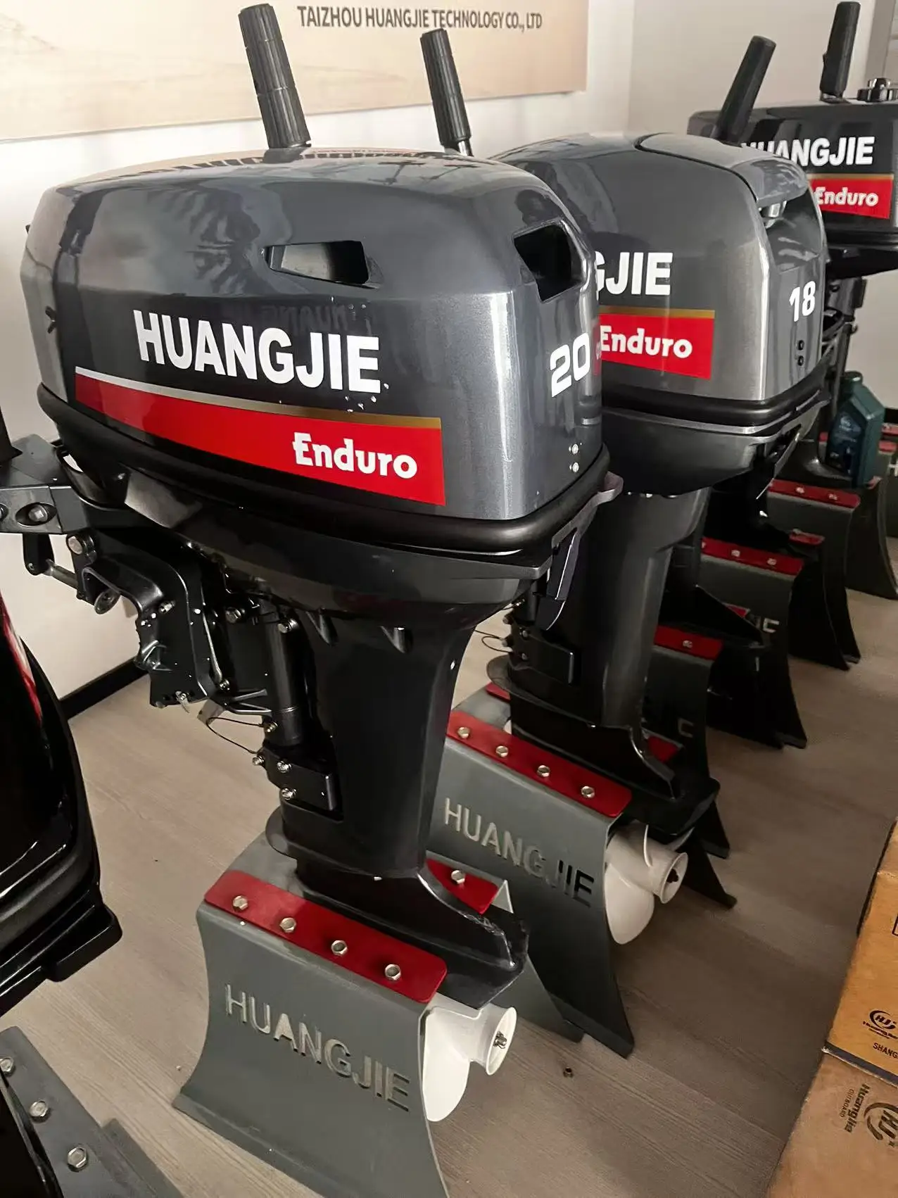 HUANGJIE 20HP Outboard Engine 2 Stroke Boat Motor Moteur Bateau Boat Accessory 6b4
HUANGJIE 20HP Outboard Engine 2 Stroke Boat Motor Moteur Bateau Boat Accessory 6b4