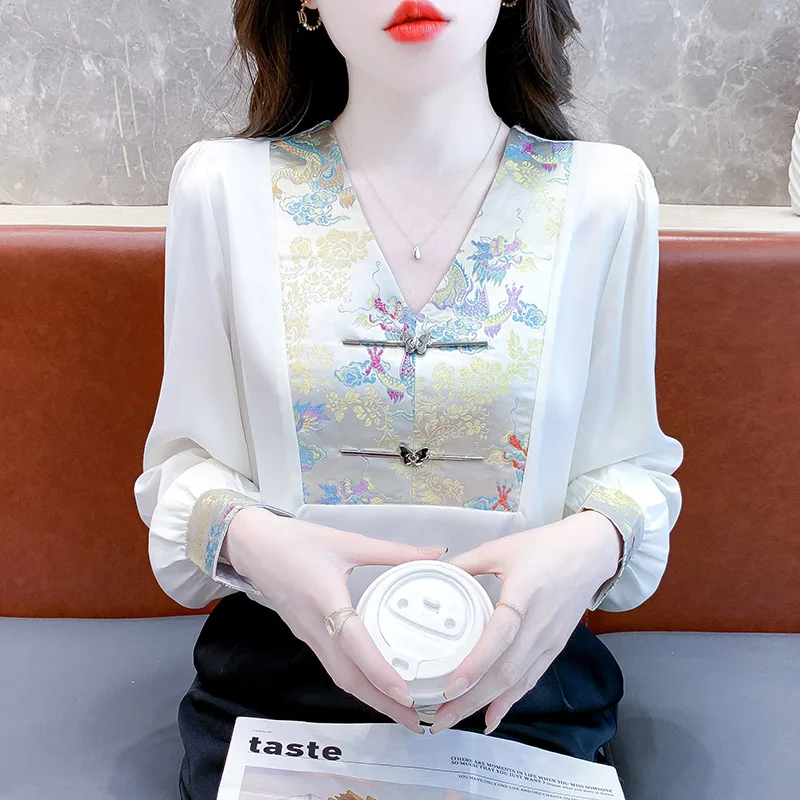 Women Chinese Style Black Vintage Embroidery Blouse Chic V-neck Elegant Fashion Loose Shirts Temperament Daily Casual Top
Women Chinese Style Black Vintage Embroidery Blouse Chic V-neck Elegant Fashion Loose Shirts Temperament Daily Casual Top
