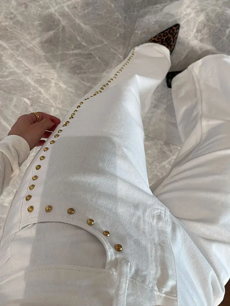 Designer Metal Rivet Women Baggy Withe Denim Pants Straight Full Length Jeans High Waist Zipper Dragging Elegant Casual Trousers
Designer Metal Rivet Women Baggy Withe Denim Pants Straight Full Length Jeans High Waist Zipper Dragging Elegant Casual Trousers
