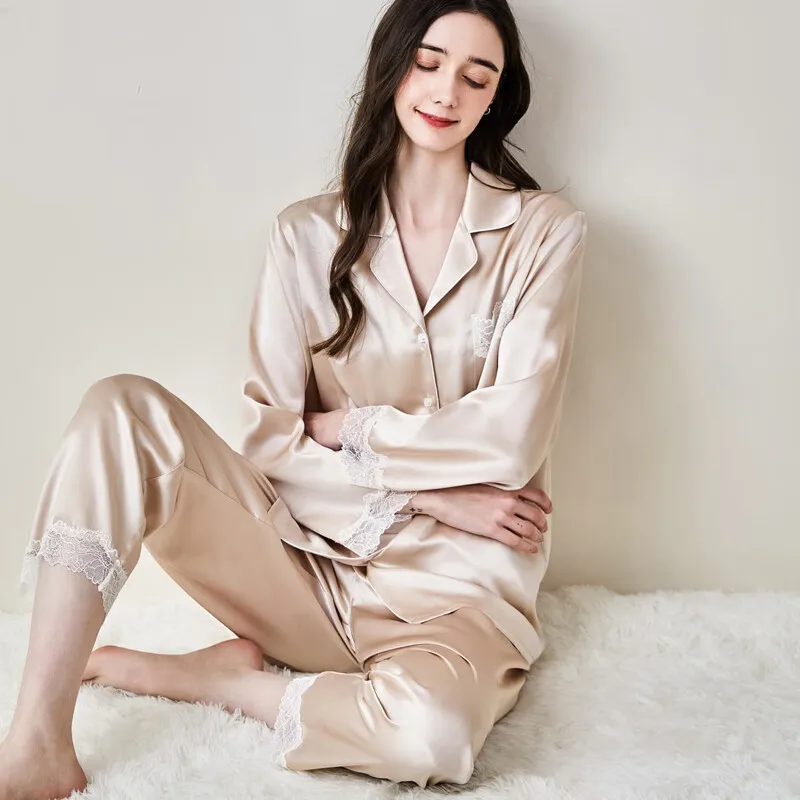 Lace Trim Women Spring Silk Pajamas Set Long-sleeved 100% Mulberry Silk Cardigan Button Down Tops and Trousers Two-Piece Sets
Lace Trim Women Spring Silk Pajamas Set Long-sleeved 100% Mulberry Silk Cardigan Button Down Tops and Trousers Two-Piece Sets