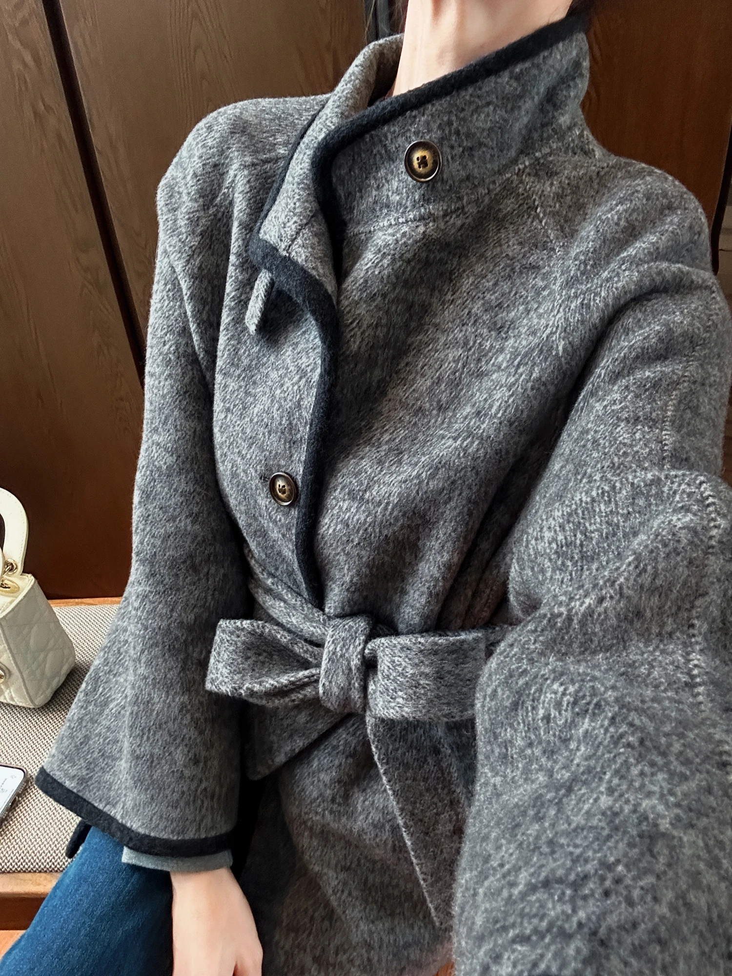 Double-Sided Woolen Coat with Belt And Stand Collar for Women Warm Thermal Crt Light Brilliance eep Wool Outerwear Jaet
Double-Sided Woolen Coat with Belt And Stand Collar for Women Warm Thermal Crt Light Brilliance eep Wool Outerwear Jaet