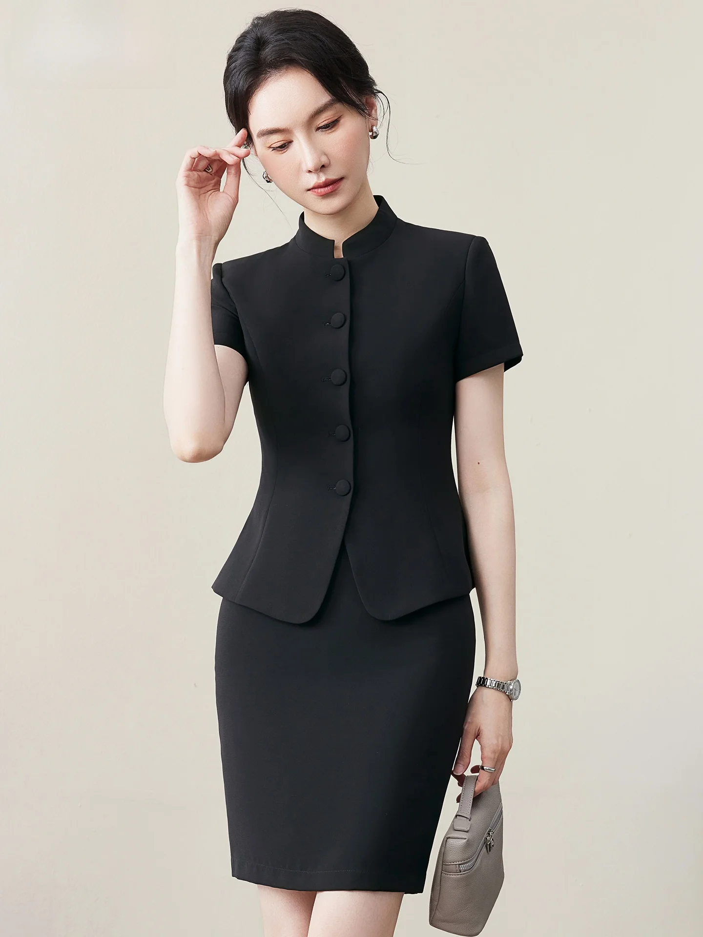 Костюм с коротким рукавом для женщин, летний, тонкий, профессиональный, для ювелирного магазина, для работы на ресепшене, униформа для офиса, стильный, приталенный крой
Костюм с коротким рукавом для женщин, летний, тонкий, профессиональный, для ювелирного магазина, для работы на ресепшене, униформа для офиса, стильный, приталенный крой