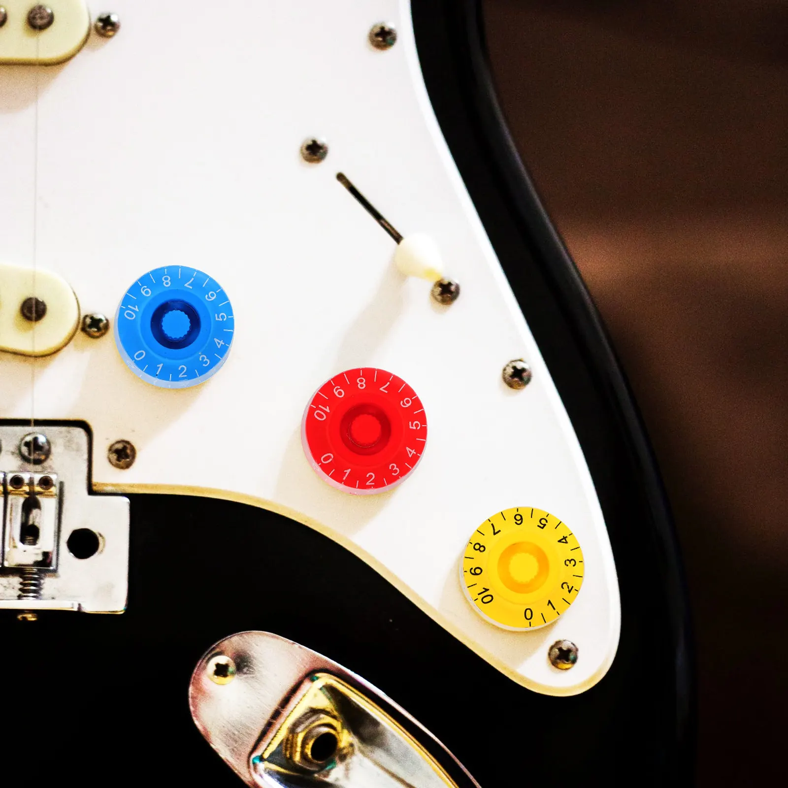 24 шт. колпачков для потенциометров гитары, ручки регулировки громкости и тембра, замена из АБС-пластика для электрогитары, бас-гитары, звукового оборудования, аксессуары
24 шт. колпачков для потенциометров гитары, ручки регулировки громкости и тембра, замена из АБС-пластика для электрогитары, бас-гитары, звукового оборудования, аксессуары