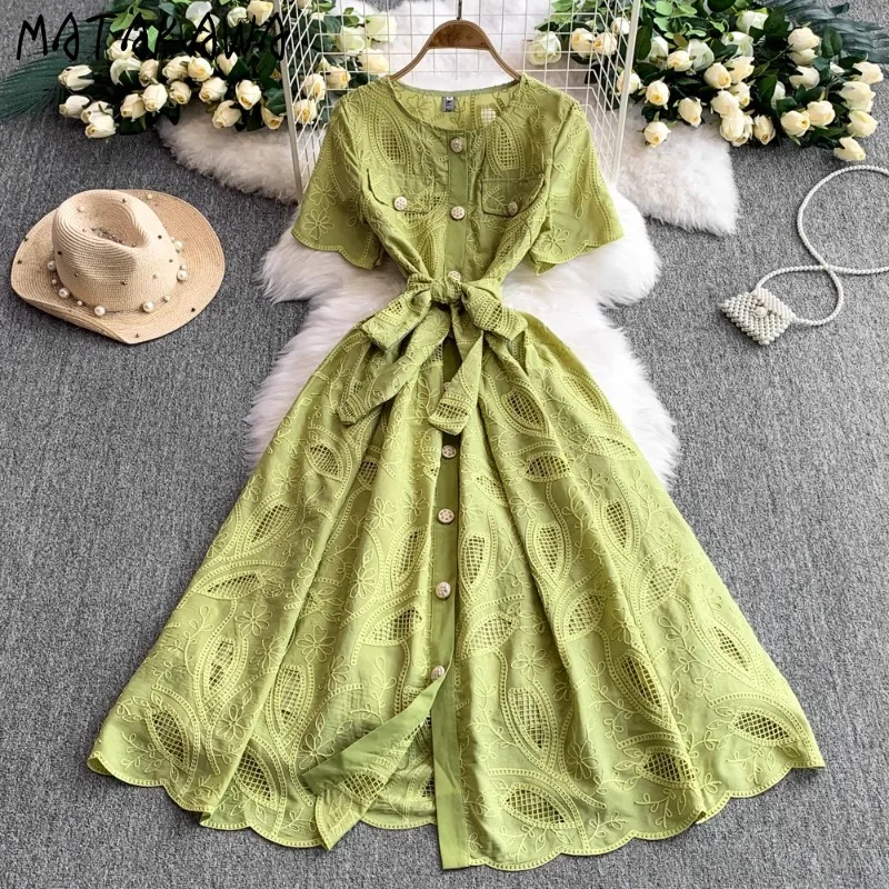 Matakawa Embroidered Lace Long Dresses Single Breasted Solid Spring Summer Women Dress Korean Fashion Retro Vestidos Mujer
Matakawa Embroidered Lace Long Dresses Single Breasted Solid Spring Summer Women Dress Korean Fashion Retro Vestidos Mujer