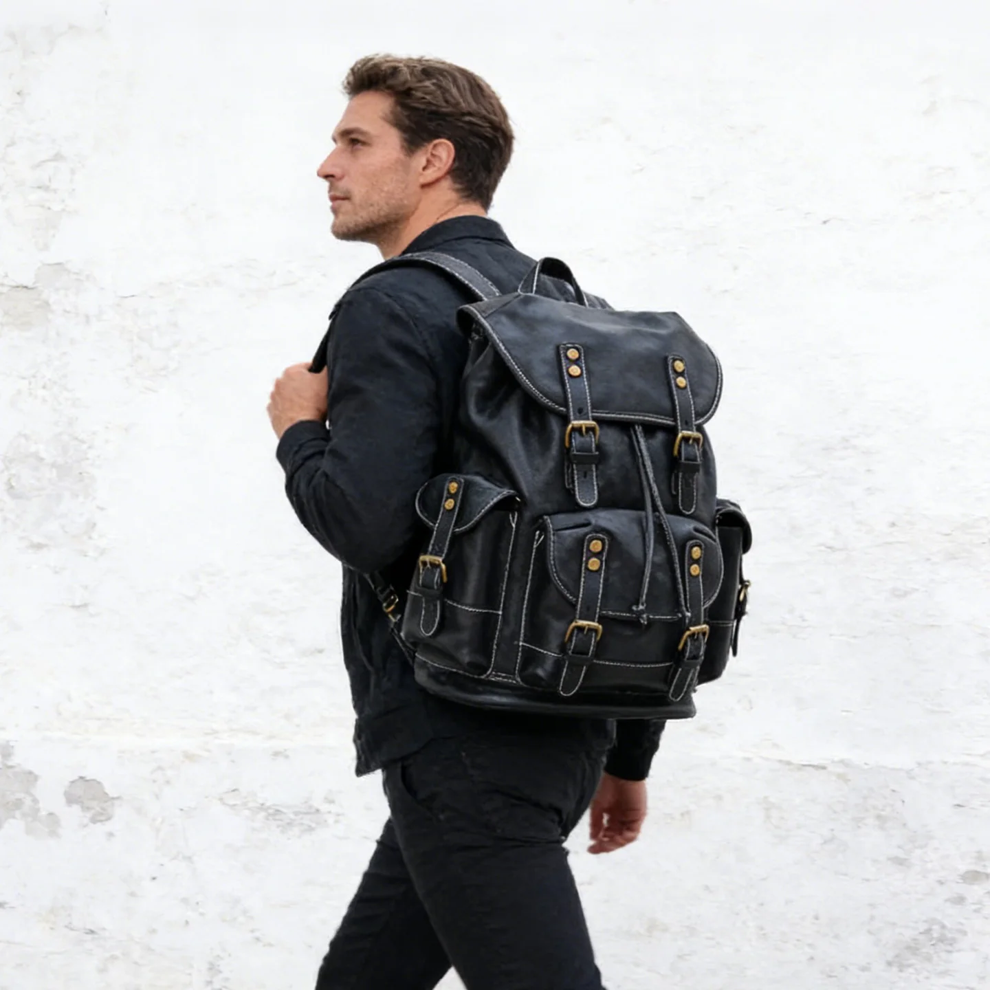Retro Leather Men's Large Capacity Travel Bag Casual Backpack Fashionable Trendy Leather Double Shoulder Bag for Daily Use
Retro Leather Men's Large Capacity Travel Bag Casual Backpack Fashionable Trendy Leather Double Shoulder Bag for Daily Use