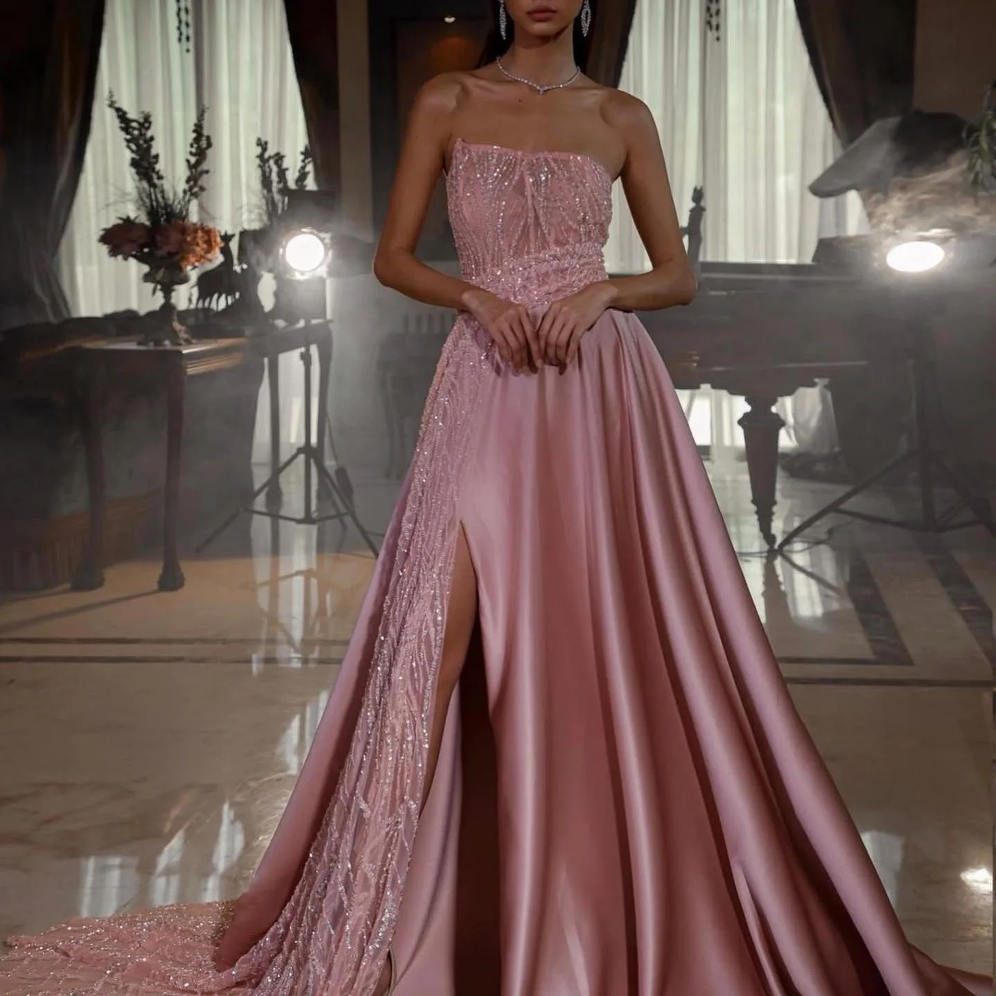 Customized Exquisite Satin A-Line Sequined Evening Dresses Strapless Sleeveless Panel Train Special Occasion Gowns Lux
Customized Exquisite Satin A-Line Sequined Evening Dresses Strapless Sleeveless Panel Train Special Occasion Gowns Lux