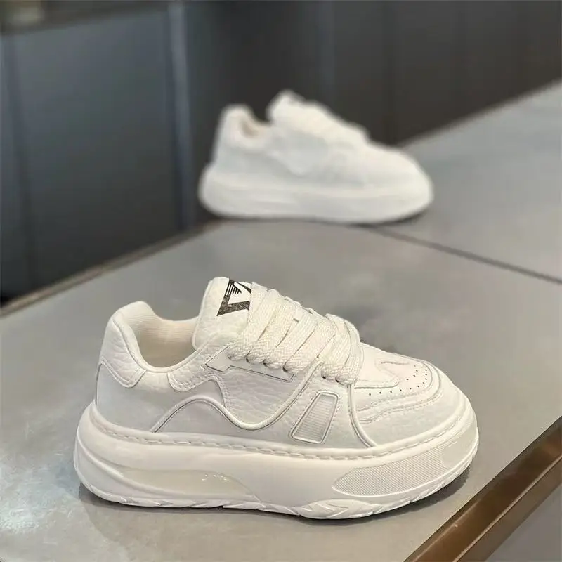 Men's Casual Shoes Spring Versatile Thick Bottom Heightening White Leather Surface Waterproof Anti-slip Bread Shoes Sports
Men's Casual Shoes Spring Versatile Thick Bottom Heightening White Leather Surface Waterproof Anti-slip Bread Shoes Sports