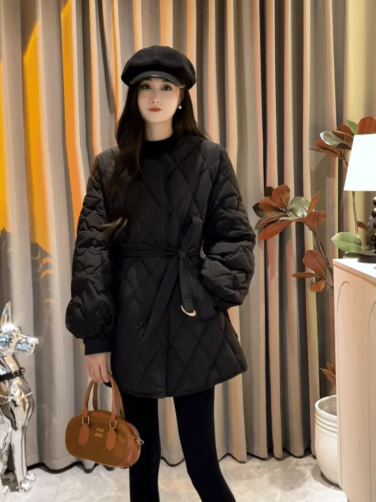 Faionable Korean Sle Women's Cotton Jaet Quilted Waist Cinching Midi Length Trendy Commute Top Casual High Waist Fit
Faionable Korean Sle Women's Cotton Jaet Quilted Waist Cinching Midi Length Trendy Commute Top Casual High Waist Fit
