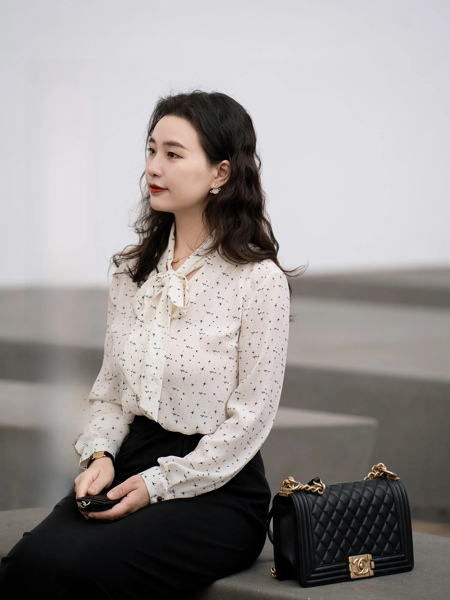 Шифоновая блузка Apipedr Star Print с принтом звезд и водой, повседневная, с длинным рукавом, V-образным вырезом, из полиэфирного волокна, теплая, функциональная
Шифоновая блузка Apipedr Star Print с принтом звезд и водой, повседневная, с длинным рукавом, V-образным вырезом, из полиэфирного волокна, теплая, функциональная