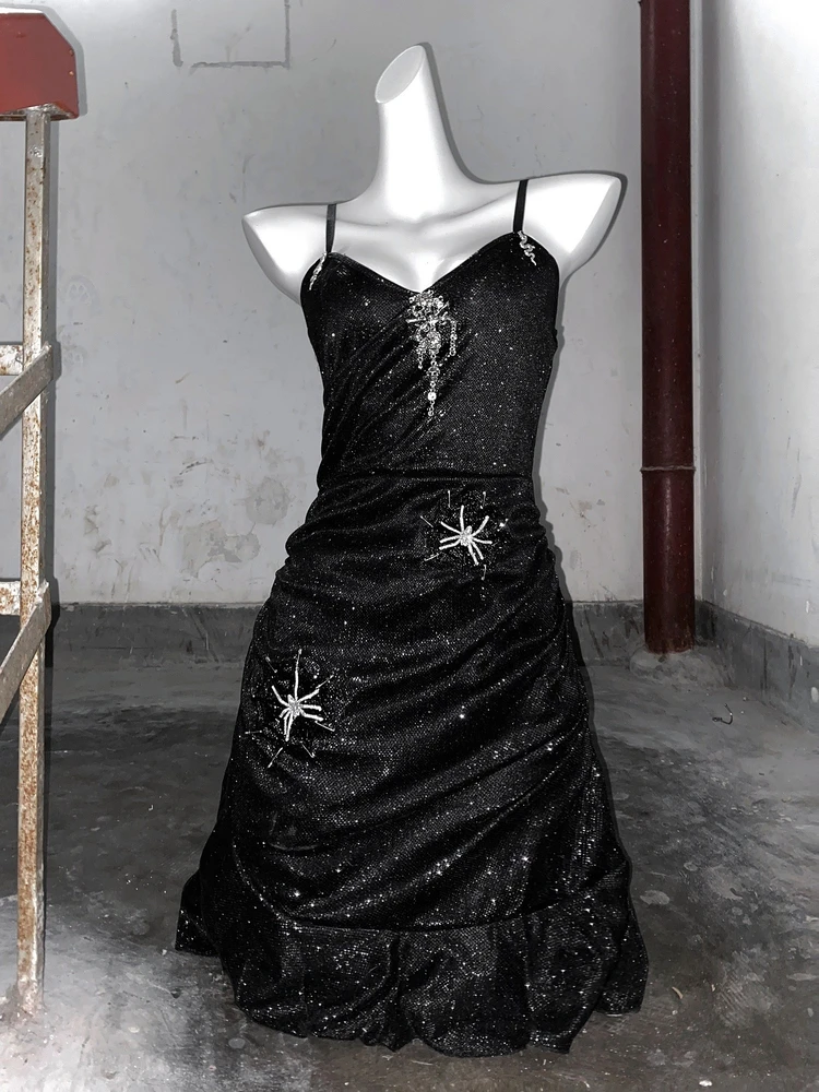 Niche Designer Style Handmade Dark Dress Three-Dimensional Suspender Skirt
Niche Designer Style Handmade Dark Dress Three-Dimensional Suspender Skirt
