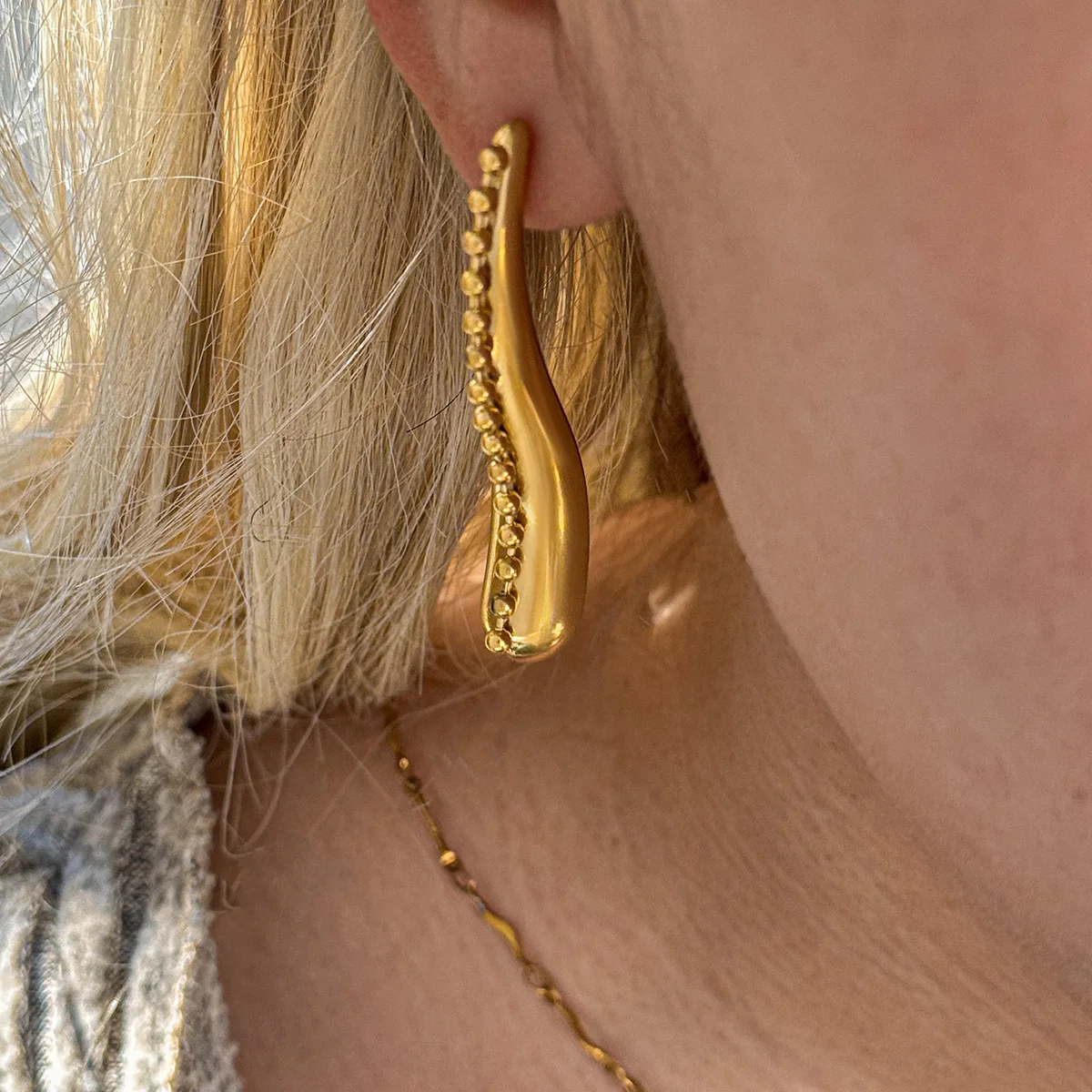 Fashion Stainless Steel Gold-Plated Long Drop Earrings for Women's Geometric Exaggerated Earrings Waterproof Unique New Jewelry
Fashion Stainless Steel Gold-Plated Long Drop Earrings for Women's Geometric Exaggerated Earrings Waterproof Unique New Jewelry