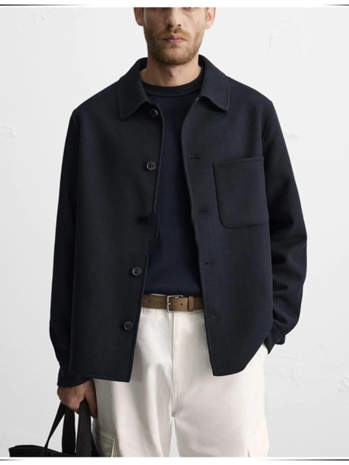 Loose Fit Wool Blend Men's Jaet irt Sle Lapel Winter Faion Urban Knitwear Single Button Closure Color Coat
Loose Fit Wool Blend Men's Jaet irt Sle Lapel Winter Faion Urban Knitwear Single Button Closure Color Coat