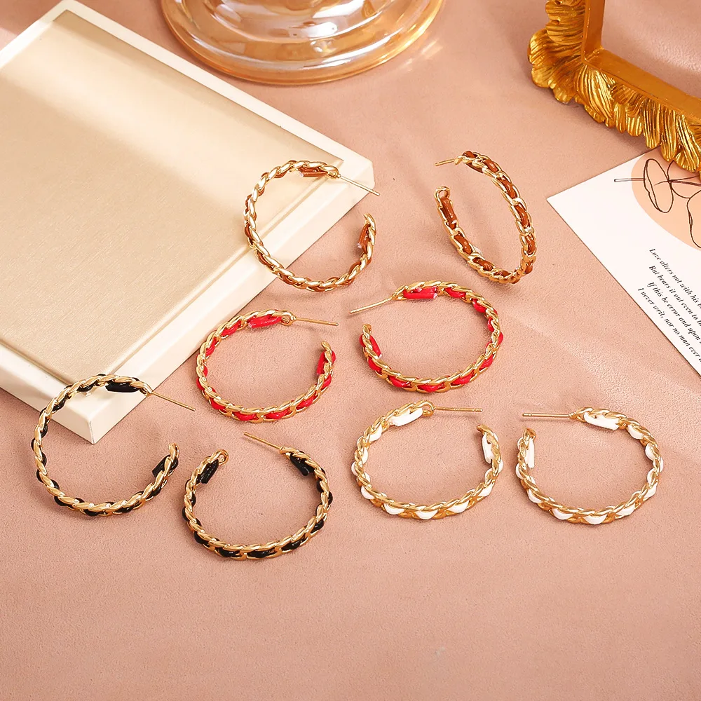Golden leather braided small fragrant earrings, light luxury, fashionable and elegant earrings, elegant and versatile earrings
Golden leather braided small fragrant earrings, light luxury, fashionable and elegant earrings, elegant and versatile earrings