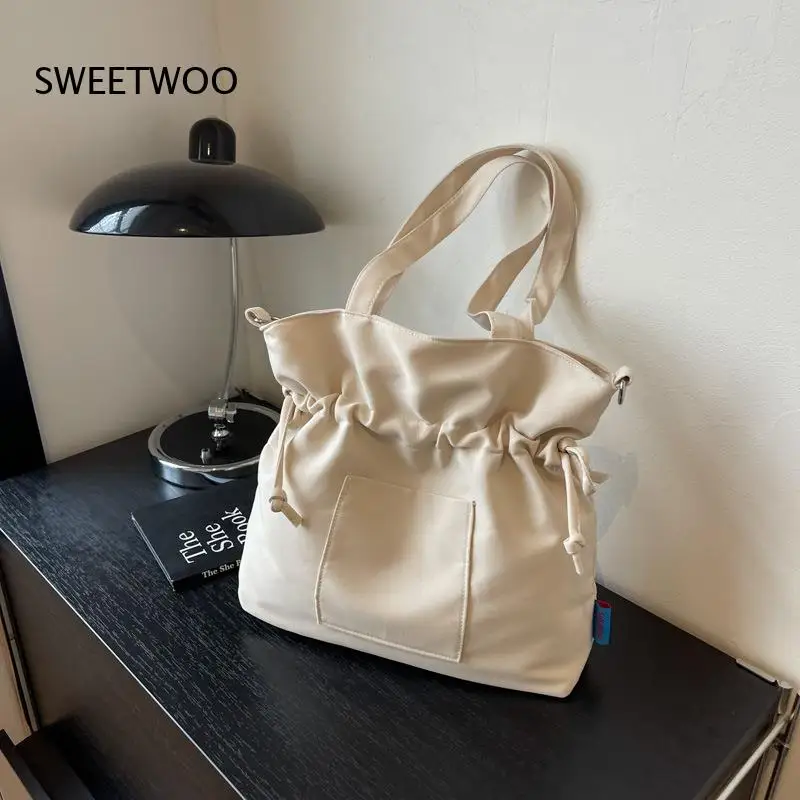 Youthful Urban Street-Style Canvas Tote Bag, Fashion-Forward Practical Comfort-Focused Daily-Use Bag
Youthful Urban Street-Style Canvas Tote Bag, Fashion-Forward Practical Comfort-Focused Daily-Use Bag