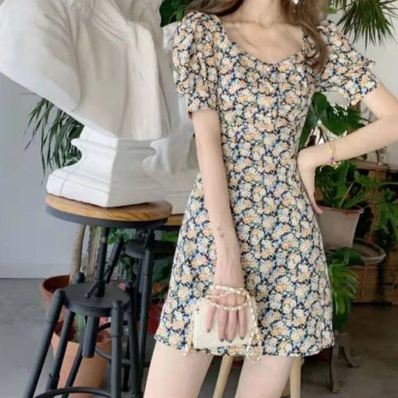 2024 Summer Fashionable Retro Floral Dress for Women Elegant Slim Fit A-line Short Dress with Flowers Suitable for Small Women
2024 Summer Fashionable Retro Floral Dress for Women Elegant Slim Fit A-line Short Dress with Flowers Suitable for Small Women