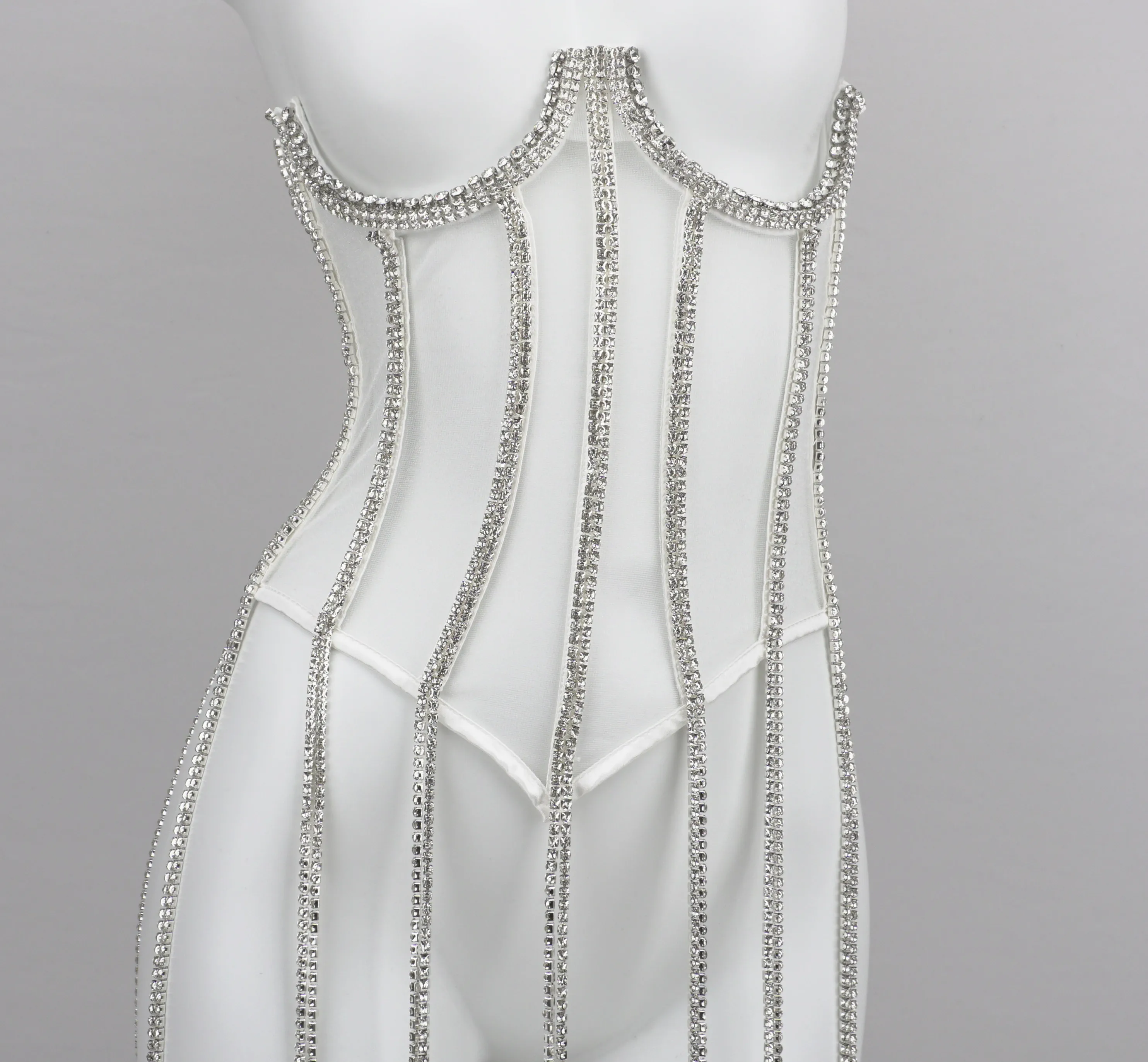 Кружевной бюстгальтер-топ с стразами, прозрачная уличная одежда в стиле Street Sle, жилет средней длины для молодых женщин 8-24 лет
Кружевной бюстгальтер-топ с стразами, прозрачная уличная одежда в стиле Street Sle, жилет средней длины для молодых женщин 8-24 лет