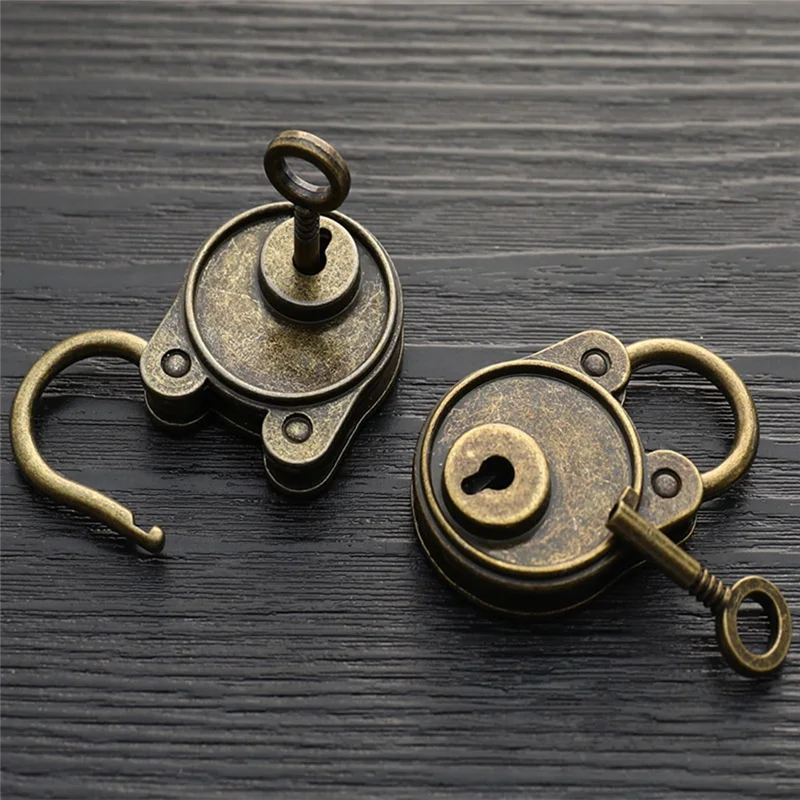 PORK-Retro Padlock Old-Fashioned Lock Notebook Luggage Antique Padlock With Key Suitcase Lock Decorative Lock
PORK-Retro Padlock Old-Fashioned Lock Notebook Luggage Antique Padlock With Key Suitcase Lock Decorative Lock