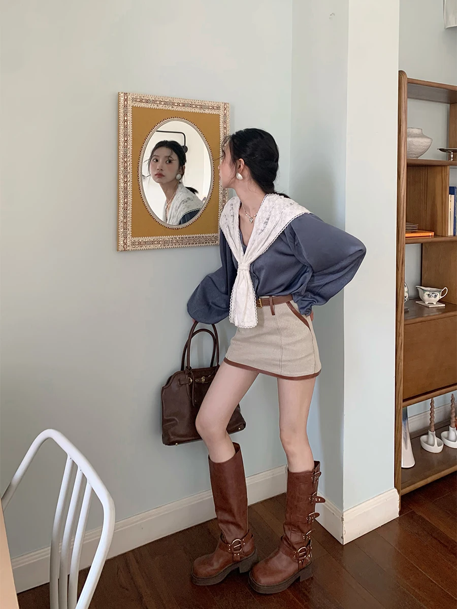 Liparpa Pearlescent Navy Collar Retro Matte Satin Lace Insert Long Sve irt French Sle Loose Fit Pure Color Casual Top
Liparpa Pearlescent Navy Collar Retro Matte Satin Lace Insert Long Sve irt French Sle Loose Fit Pure Color Casual Top