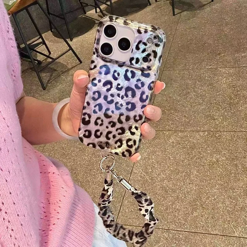 Luxury Laser Silver Leopard Print Phone Case For iPhone 17 Pro 15 14 16 Pro Max Cover with Hand Strap Fashion Cute Protective Ca
Luxury Laser Silver Leopard Print Phone Case For iPhone 17 Pro 15 14 16 Pro Max Cover with Hand Strap Fashion Cute Protective Ca
