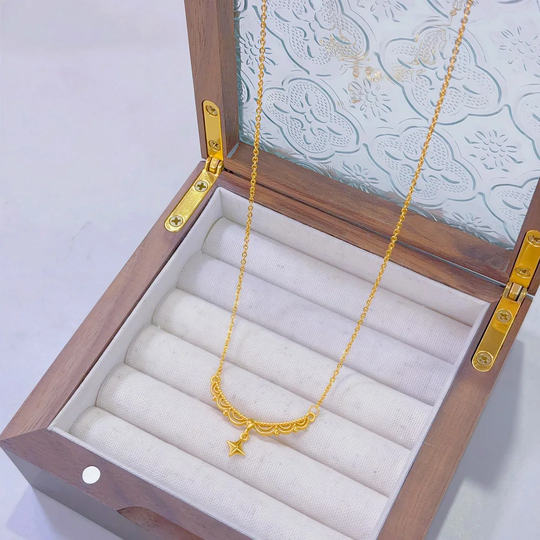 Luxurious 24K ancient gold lace smile star kiss necklace for women, palace style, four-pointed star collar chain
Luxurious 24K ancient gold lace smile star kiss necklace for women, palace style, four-pointed star collar chain