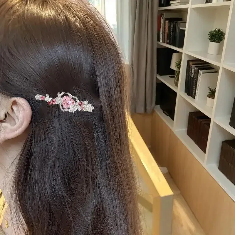 Pink Crystal Love Hair Clip One-Word Duckbill Clip For Girls Side Clip Sweet Hairpin Women'S Hair Accessories Sense Of Luxury
Pink Crystal Love Hair Clip One-Word Duckbill Clip For Girls Side Clip Sweet Hairpin Women'S Hair Accessories Sense Of Luxury