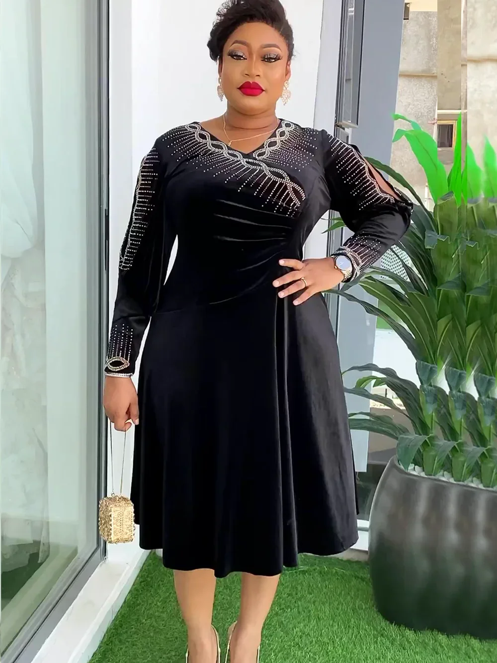 2024 New Luxury Velvet Dresses For Elegant Women Wedding Party Prom Evening Maxi Robe Dubai African Ladies Gown Diamond Clothing
2024 New Luxury Velvet Dresses For Elegant Women Wedding Party Prom Evening Maxi Robe Dubai African Ladies Gown Diamond Clothing