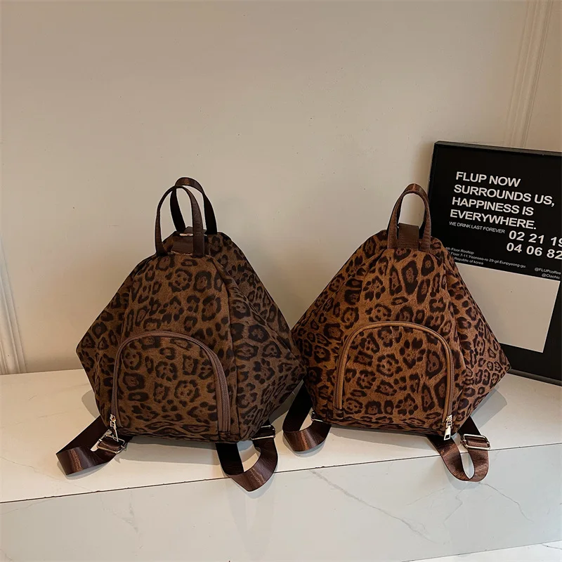 Leopard Print Large Capacity Backpack, Fashion Lightweight Travel Shoulder Tote Bag Women Retro Daily Commuter Casual Crossbody
Leopard Print Large Capacity Backpack, Fashion Lightweight Travel Shoulder Tote Bag Women Retro Daily Commuter Casual Crossbody