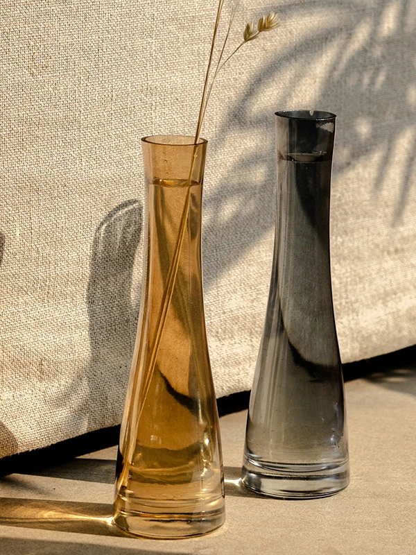 Современная матовая стеклянная ваза, маленький цветочный горшок, прозрачная ваза для водного выращивания, ваза для одного цветка, простая тонкая ваза в стиле Ins
Современная матовая стеклянная ваза, маленький цветочный горшок, прозрачная ваза для водного выращивания, ваза для одного цветка, простая тонкая ваза в стиле Ins