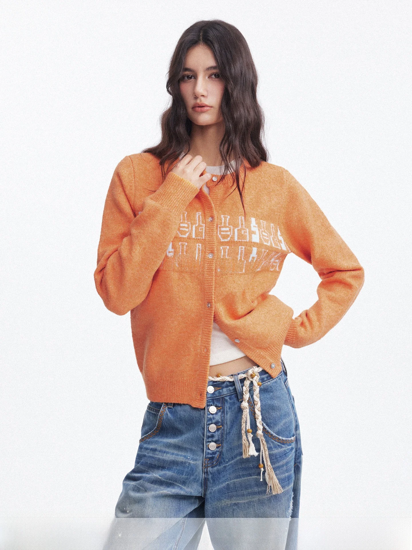 SEGI Original Design Autumn Winter New Sle Double Row Bottle Pattern Button Open Cardigan Sweater Women Lazy Top Coat
SEGI Original Design Autumn Winter New Sle Double Row Bottle Pattern Button Open Cardigan Sweater Women Lazy Top Coat