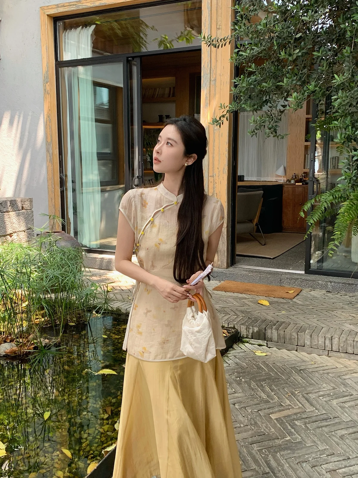 New Chinese Sle ort Sve Embroidered Cover up irt Women Summer National Sle Top Florr Playa Lady Commute Loose Fit
New Chinese Sle ort Sve Embroidered Cover up irt Women Summer National Sle Top Florr Playa Lady Commute Loose Fit