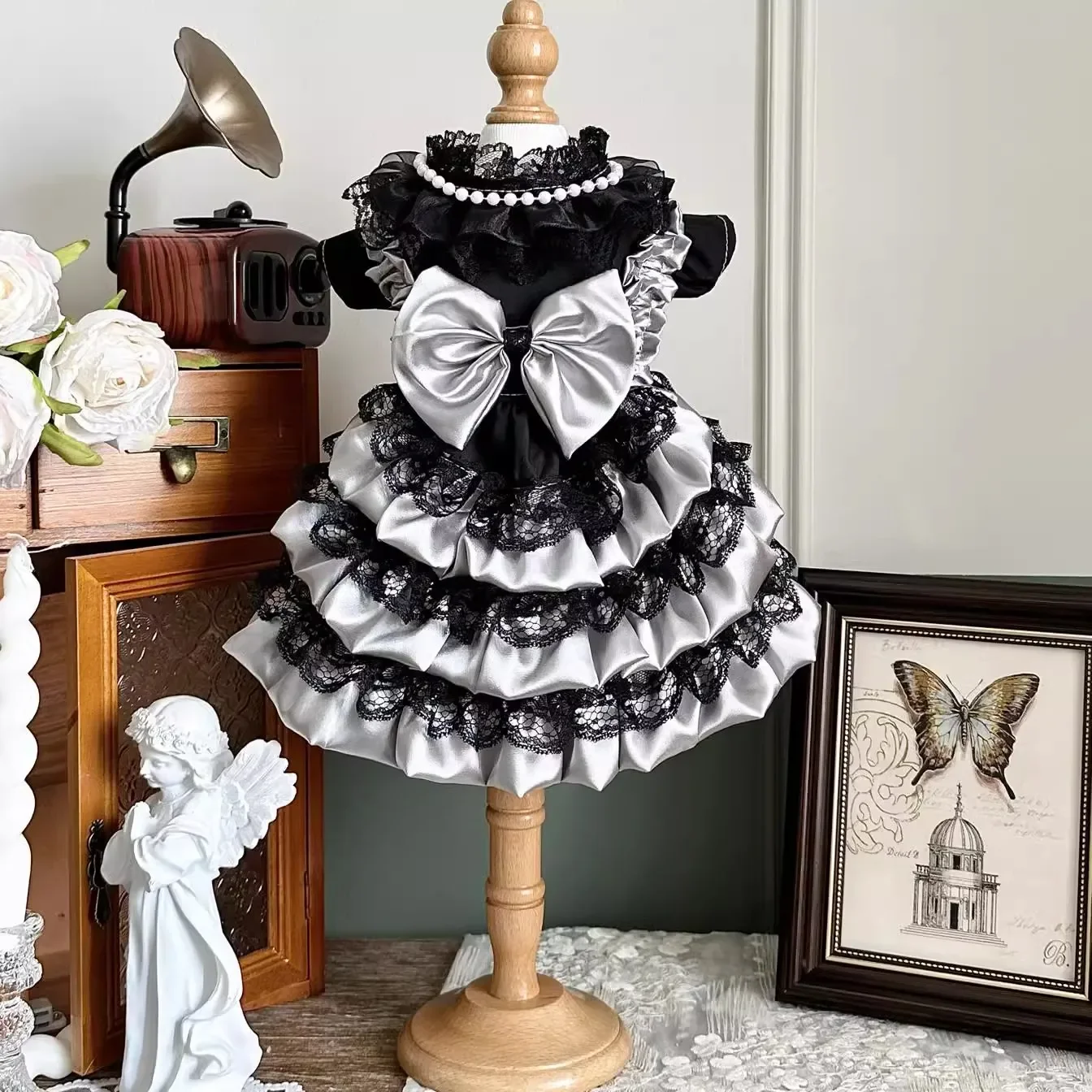 Luxury Handmade Silver Black Pet Dog Clothes 2025 Spring New Cotton Lace Bow Dresses For Small Medium Dog Poodle Puppy Outfits
Luxury Handmade Silver Black Pet Dog Clothes 2025 Spring New Cotton Lace Bow Dresses For Small Medium Dog Poodle Puppy Outfits