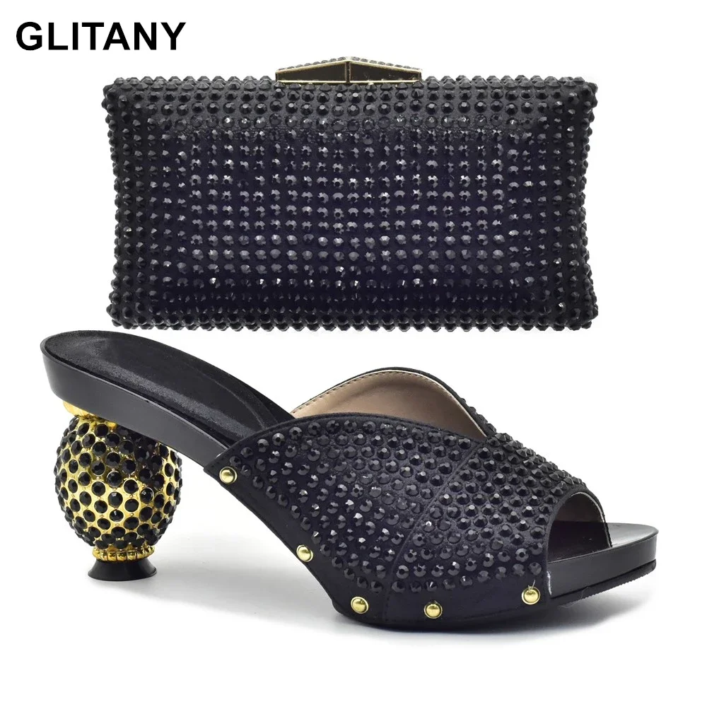 New Fashion African Women Royal Wedding Party Shoes and Bag To Match with Shinning Crystal African Style Wome Shoes with Bag
New Fashion African Women Royal Wedding Party Shoes and Bag To Match with Shinning Crystal African Style Wome Shoes with Bag