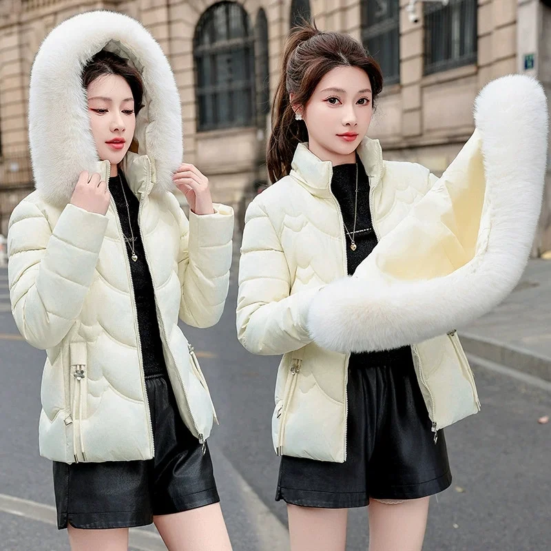 2025Women Parkas Winter New Casual Woman Jackets Ladies Fur Collar Hooded Cotton Padded Coat Parka Snow Wear Outwear Female Tops
2025Women Parkas Winter New Casual Woman Jackets Ladies Fur Collar Hooded Cotton Padded Coat Parka Snow Wear Outwear Female Tops