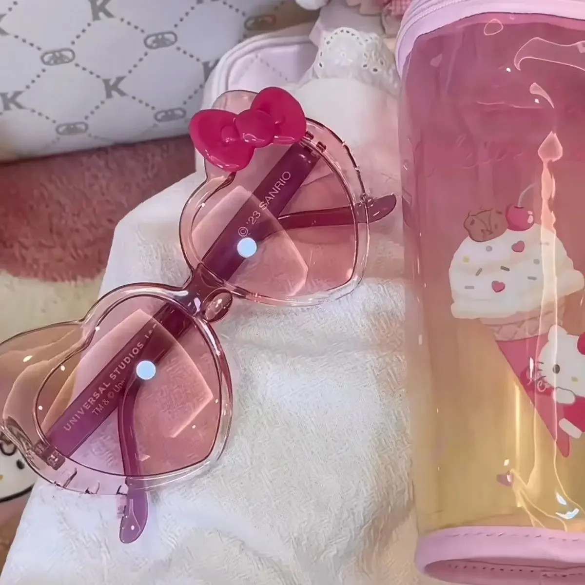 Hello Kitty Glasses Cute Cartoon Originality Peach Heart Modeling Sunglasses Fashion Delicate Trend Photography Accessories
Hello Kitty Glasses Cute Cartoon Originality Peach Heart Modeling Sunglasses Fashion Delicate Trend Photography Accessories