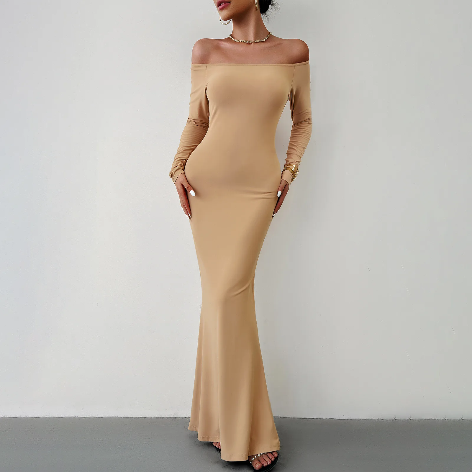Sexy and Elegant Long Sleeved Pullover Temperament Commuting Slim Fit One Shoulder Dress Women's Autumn/Winter Solid Color
Sexy and Elegant Long Sleeved Pullover Temperament Commuting Slim Fit One Shoulder Dress Women's Autumn/Winter Solid Color