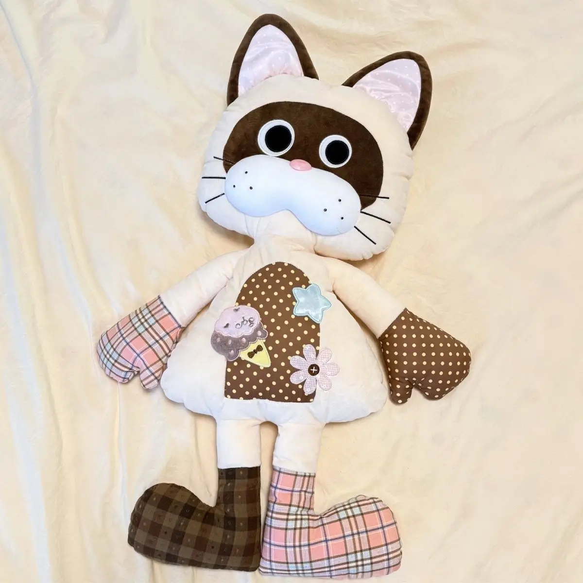 Patchwork Cat Plush Toy Handmade Style Stuffed Cat with Cute Design Ideal Nursery Decor and Birthday Gift for Kid and Cat Lovers
Patchwork Cat Plush Toy Handmade Style Stuffed Cat with Cute Design Ideal Nursery Decor and Birthday Gift for Kid and Cat Lovers