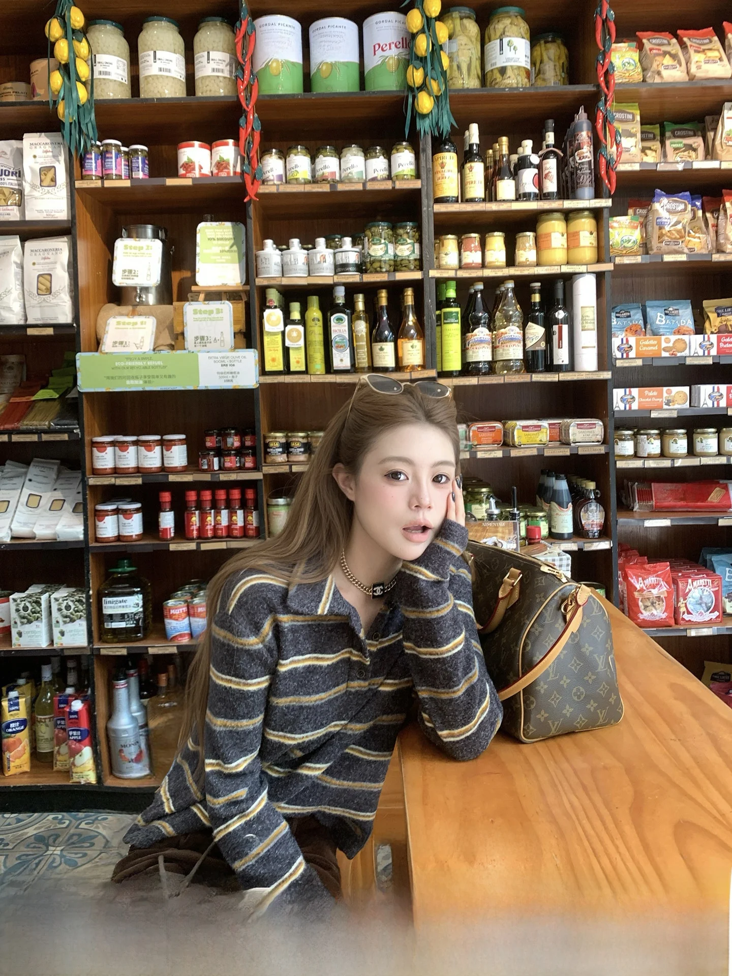 Мягкий полосатый трикотажный свитер для женщин, осенне-зимний, универсальный, удобный, свободного кроя, с длинными рукавами, для повседневной носки
Мягкий полосатый трикотажный свитер для женщин, осенне-зимний, универсальный, удобный, свободного кроя, с длинными рукавами, для повседневной носки