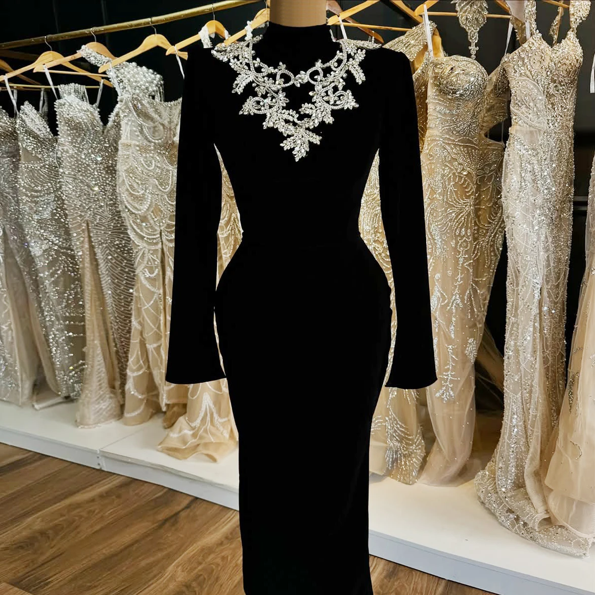 Black Cocktail Dress Silver Rhinestones Black High Neck Velvet Evening Dress Long Sleeve Bespoke Occasion Dresses Midi Dress
Black Cocktail Dress Silver Rhinestones Black High Neck Velvet Evening Dress Long Sleeve Bespoke Occasion Dresses Midi Dress