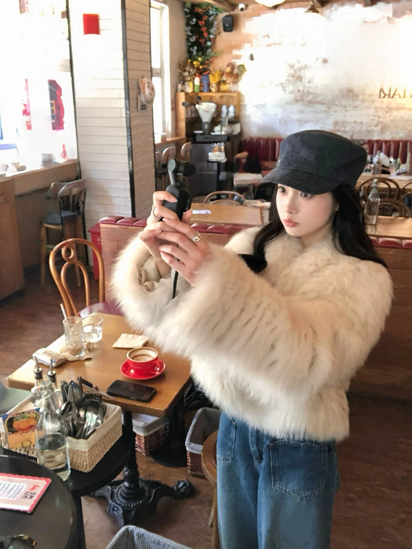 Darese Fur Jacket Short Design Young Women's Ins Style Slimming Leather Goods Polyester Standard Fit Winter Coat
Darese Fur Jacket Short Design Young Women's Ins Style Slimming Leather Goods Polyester Standard Fit Winter Coat