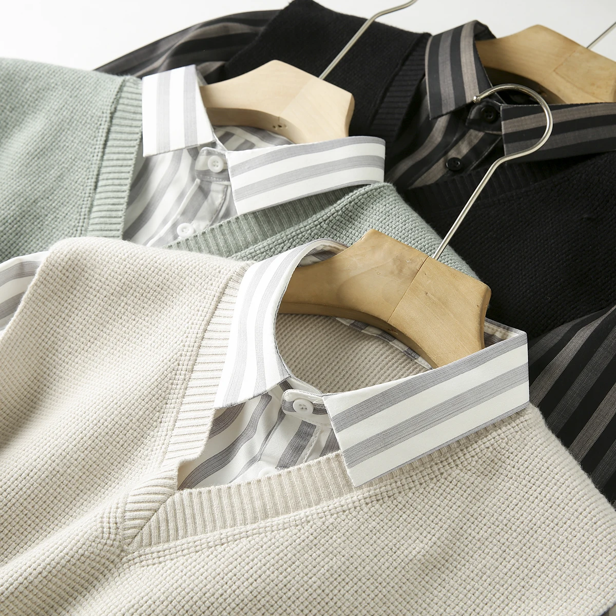 Мягкий вязаный свитер Ele с воротником-стойкой для мужчин, модный городской стиль, длинный рукав, весна-осень, молодежный трикотаж
Мягкий вязаный свитер Ele с воротником-стойкой для мужчин, модный городской стиль, длинный рукав, весна-осень, молодежный трикотаж