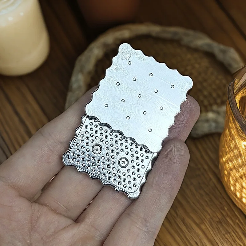 Механическое печенье, бесконечная бита, слайдер, металлическая ритмическая игрушка на кончиках пальцев, EDC, декомпрессия, черная технология, игрушка для релаксации
Механическое печенье, бесконечная бита, слайдер, металлическая ритмическая игрушка на кончиках пальцев, EDC, декомпрессия, черная технология, игрушка для релаксации