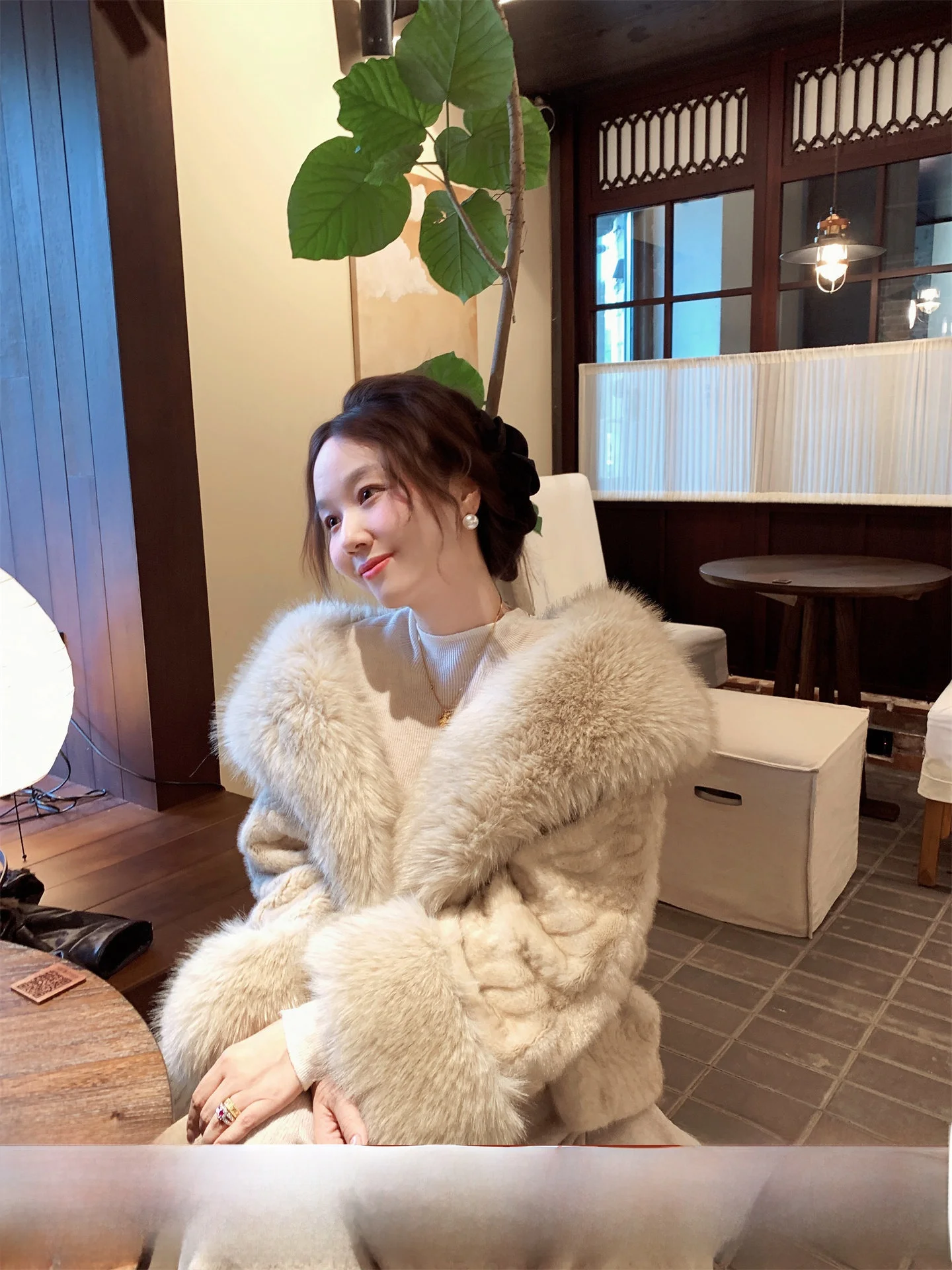 Женское зимнее кожаное пальто TheWangs с меховым воротником: уникальное, красивое, теплое, экологичное, класса люкс
Женское зимнее кожаное пальто TheWangs с меховым воротником: уникальное, красивое, теплое, экологичное, класса люкс