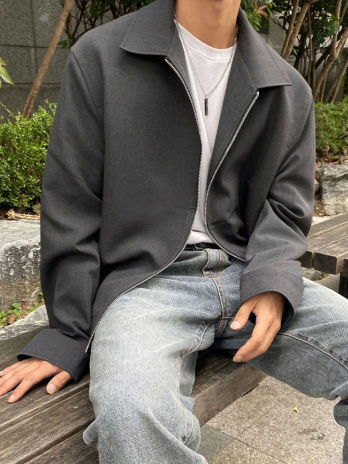 Мужская повседневная куртка для весны и осени, стильное пальто с молнией, модная модель для зрелых мужчин, с длинными рукавами
Мужская повседневная куртка для весны и осени, стильное пальто с молнией, модная модель для зрелых мужчин, с длинными рукавами