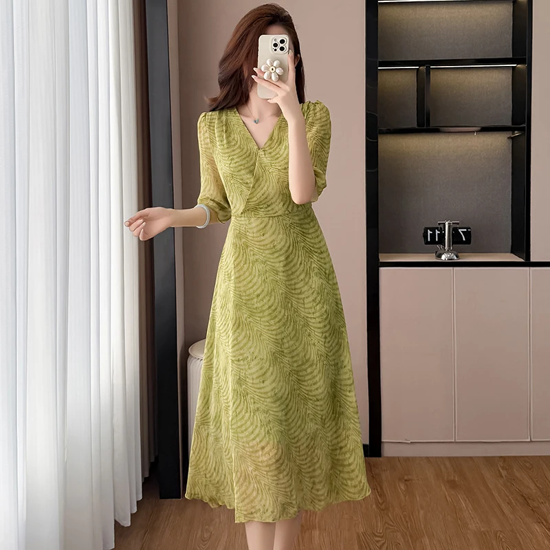 Elegant V-neck A-line Midi Skirt Printed Chiffon Dress Women's Summer Fashion plus Size High Waist Dress Home Wear Short Sleeve
Elegant V-neck A-line Midi Skirt Printed Chiffon Dress Women's Summer Fashion plus Size High Waist Dress Home Wear Short Sleeve